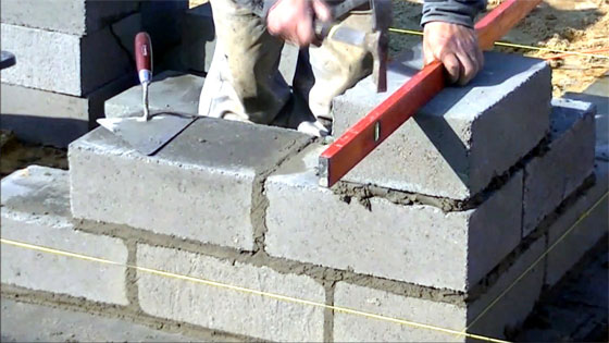 How to make perfect bricklaying foundation walls